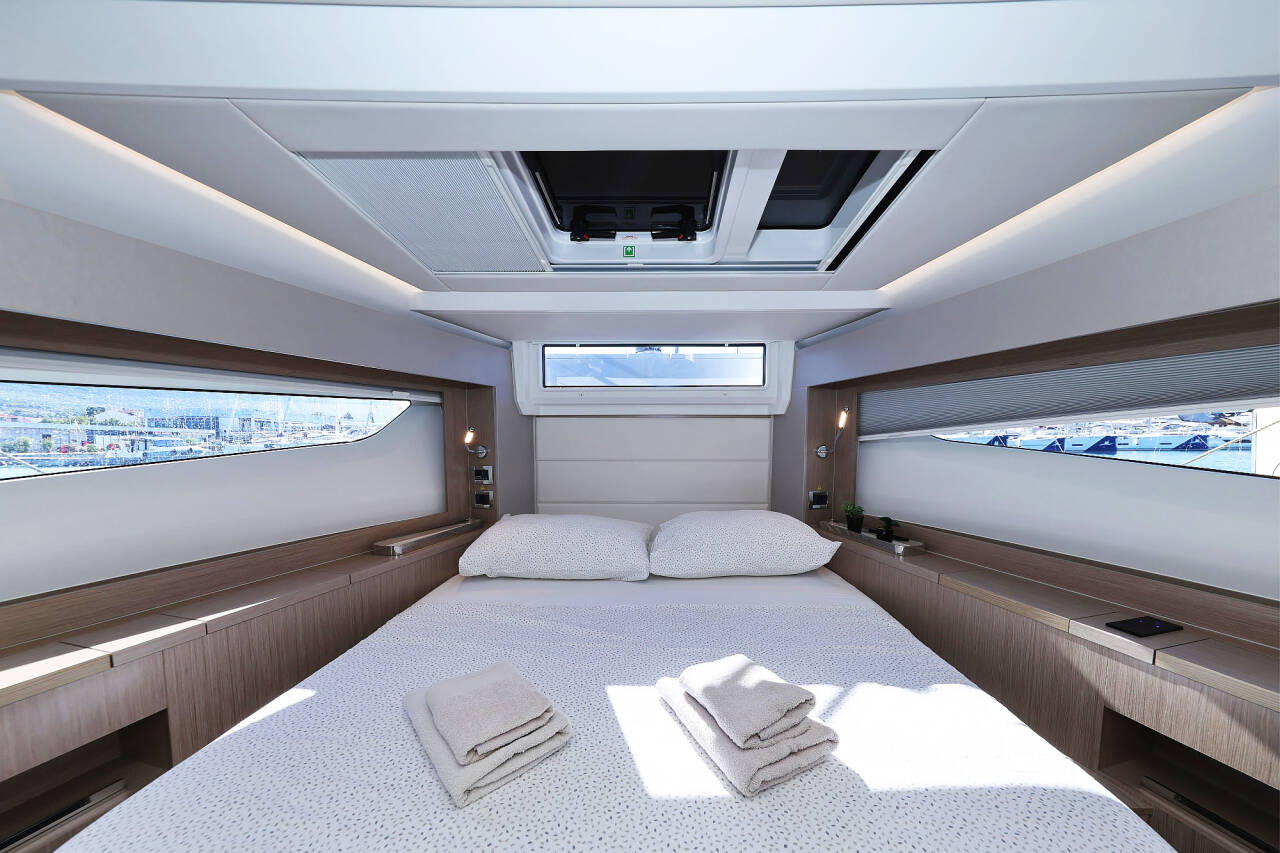 Sealine C390 Tireless