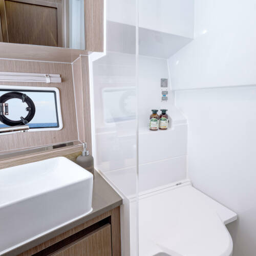 Sealine C335v 