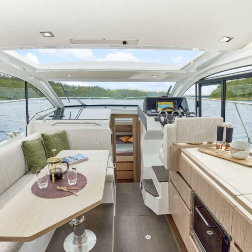 Sealine C335v 