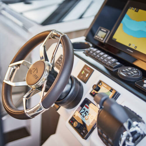 Sealine C335v 