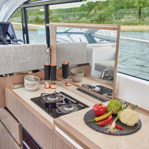 Sealine C335v 